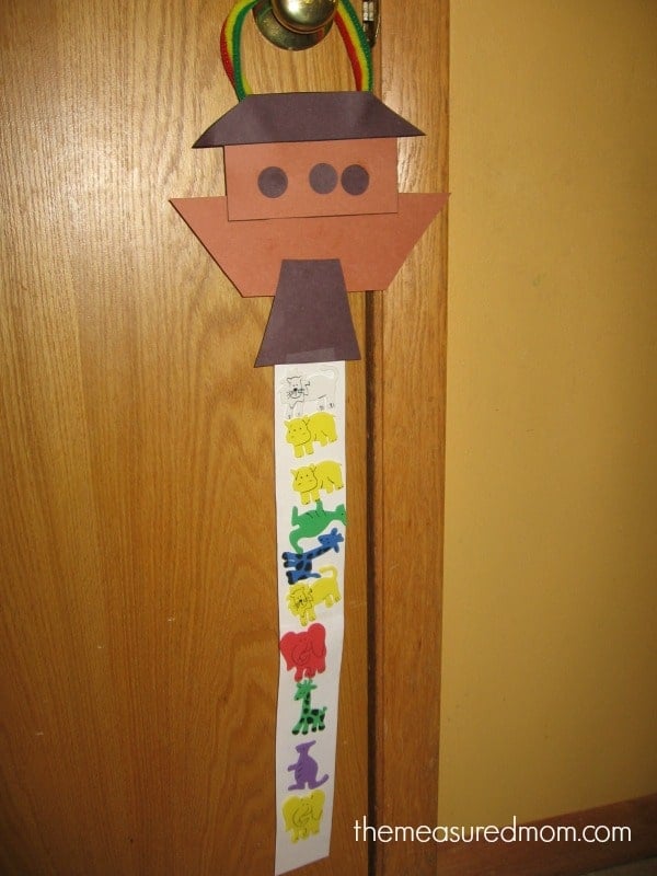 Looking for letter N crafts? You'll find a variety of process art and simple crafts over at The Measured Mom.