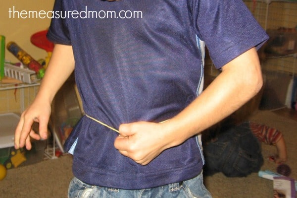 Want a simple lesson for teaching measurement to kids? Check out this post for teaching linear measurement using yarn. Free printables included!