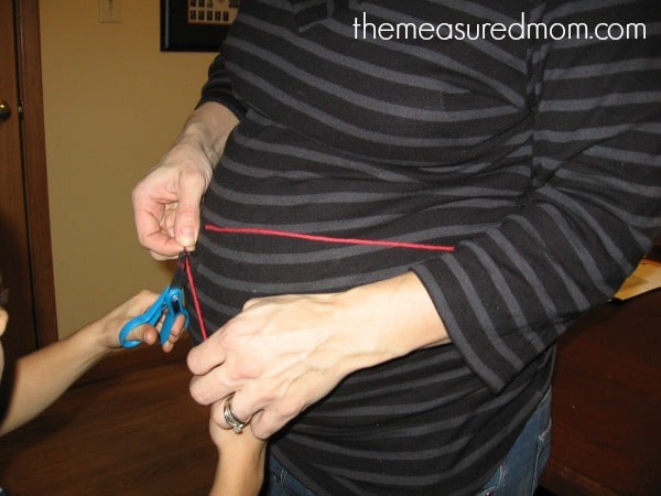 Want a simple lesson for teaching measurement to kids? Check out this post for teaching linear measurement using yarn. Free printables included!