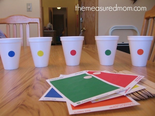 Check out this simple color sorting activity for toddlers! Match the craft sticks to the cups.