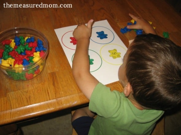 Check out this link for a free color sorting mat to help teach colors to toddlers.