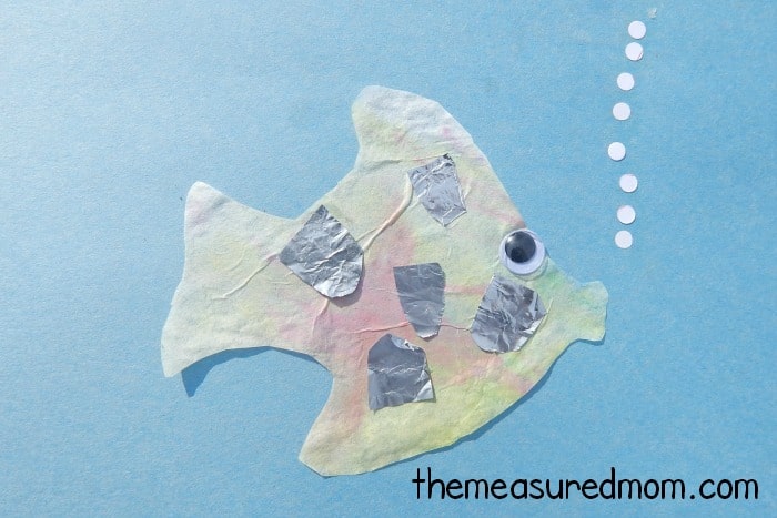 We've got such a great variety of letter R crafts and art projects for preschool!