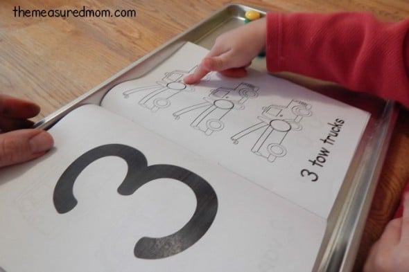 Love this interactive numbers books! Great to add to my counting activities for preschool. This free counting book is perfect to use alongside a transportation theme in preschool!