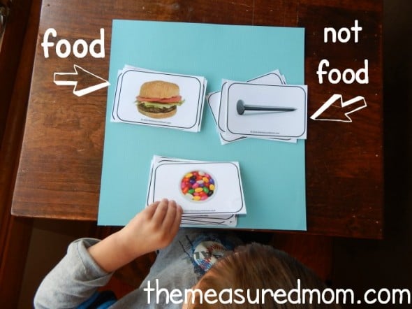 These free printable alphabet cards are gorgeous! Love the bright colors... and they have at least 4 pictures for every letter!