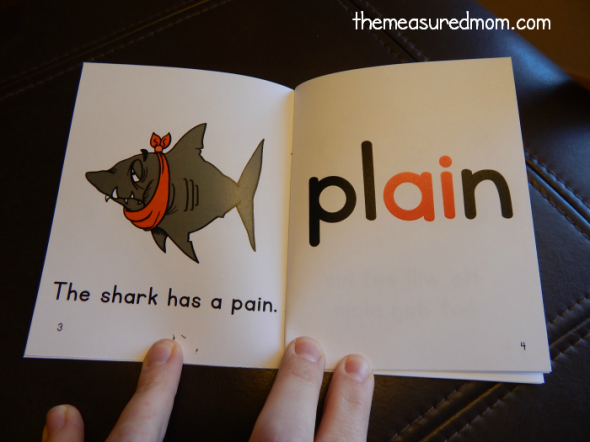 These free phonics printables will help your child practice reading ai and ay, igh, and -y words. My early reader loves these fun and colorful phonics books!