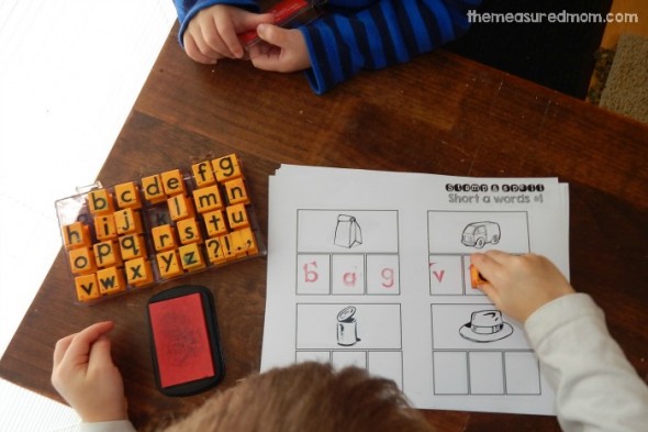 Your child can use a pencil, alphabet stamps, or letter tiles to spell the words on these 15 FREE short vowel worksheets.