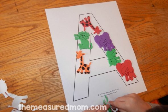 Check out this giant set of letter A activities for preschool! Printable books, activity sheets, book lists, craft ideas, and more! 