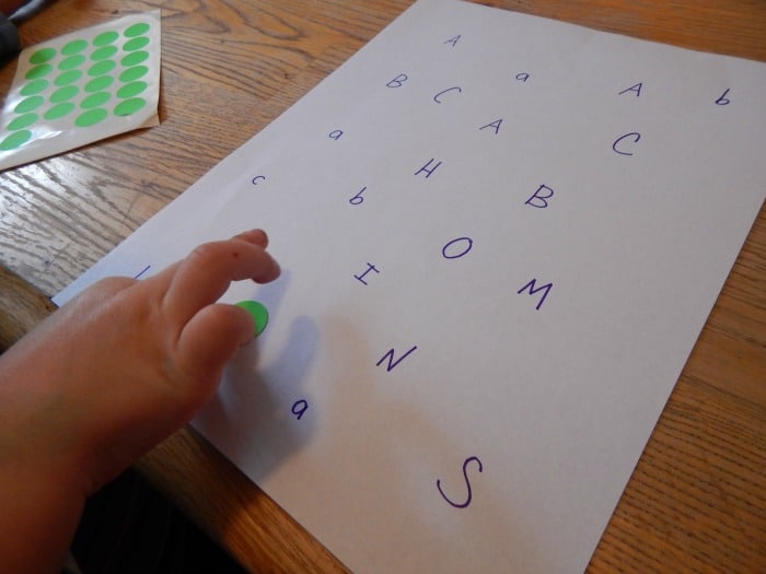 Looking for fun, hands-on letter B activities to do with your preschooler? We've got a ton! Free printables included!