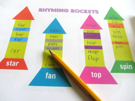 Love this big collection of rhyming games and free rhyming activities! 