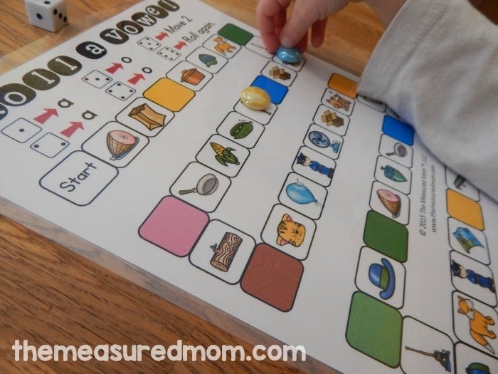 Looking to help your child learn those tricky short vowels? Print one of 26 FREE short vowel games for some low-prep practice! 