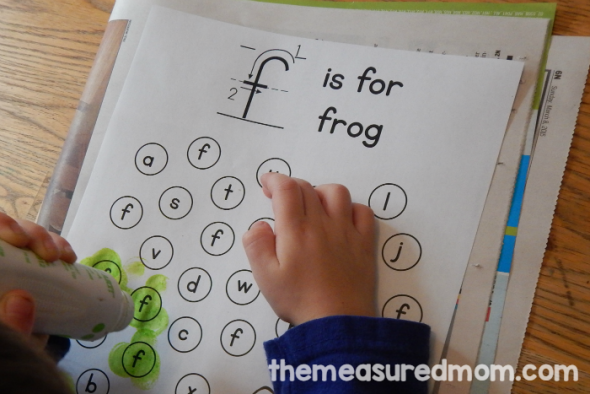 Free "find the letter" alphabet worksheets! Get them for uppercase, lowercase, and both!