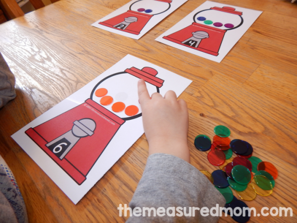 Print these fun gumball math mats for practice with counting and one-to-one correspondence!
