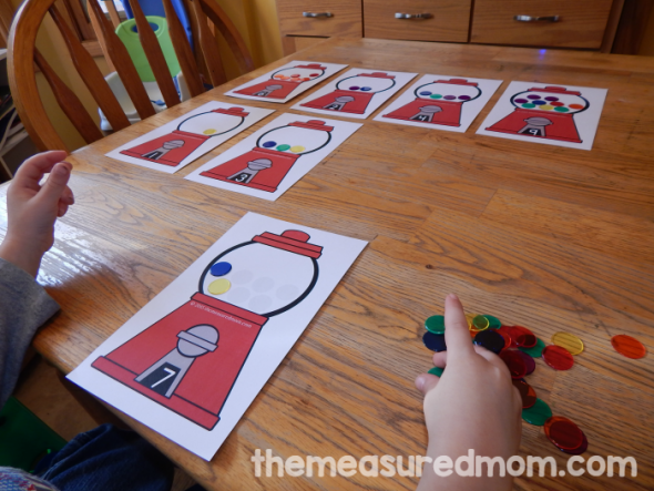 Print these fun gumball math mats for practice with counting and one-to-one correspondence!