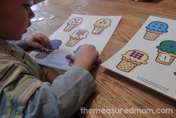 This round up of letter I activities will give you lots of fun learning ideas... with free printables!