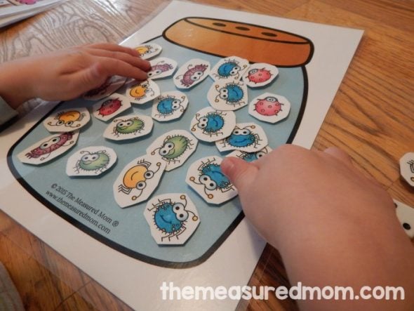 This round up of letter I activities will give you lots of fun learning ideas... with free printables!