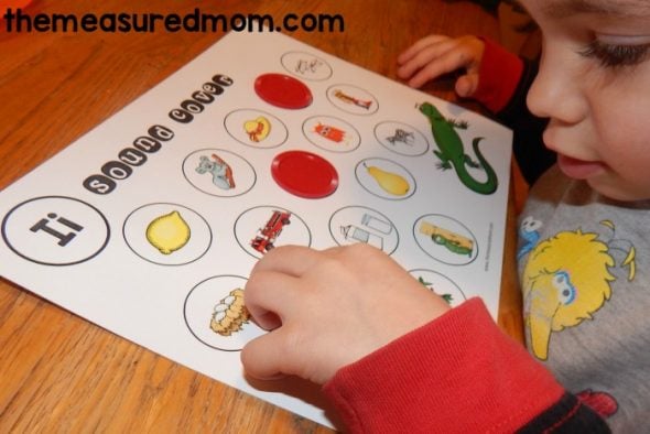 This round up of letter I activities will give you lots of fun learning ideas... with free printables!