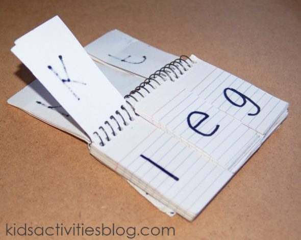 Looking for reading games for kids? You can make each of these 10 games in less than 15 minutes! 