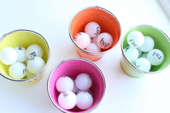 Looking for reading games for kids? You can make each of these 10 games in less than 15 minutes! 