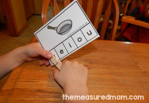 This CVC word activity will help your child listen for short vowel sounds. 