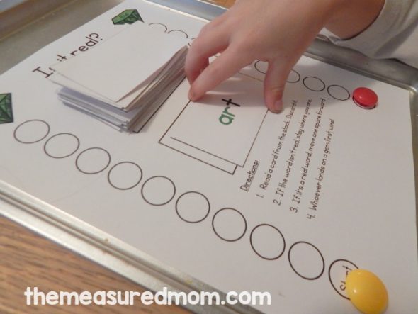 Trying to help your students master those tricky r controlled vowels? Try this quick reading activity! Print the cards you'd like and read each word. If it's a real word, move closer to the gem. 