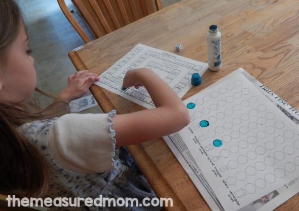 These free shape games for kindergarten through 2nd are no-prep! Just print and play! 