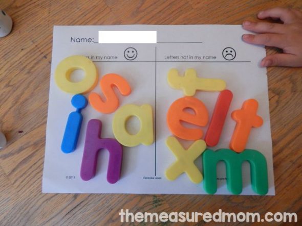 Look at all these fun Letter R activities for preschoolers!