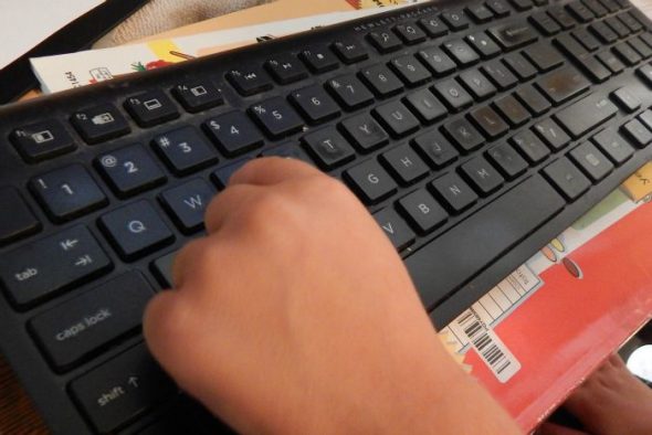 Check out this fun variety of letter T activities for preschool! Books, crafts, letter sounds and more!