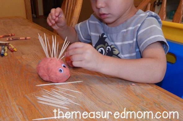 Check out this fun variety of letter T activities for preschool! Books, crafts, letter sounds and more!