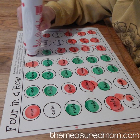 These free silent e games are great! Just print and take turns reading and dotting the words to see who gets four in a row first. NO PREP! :)