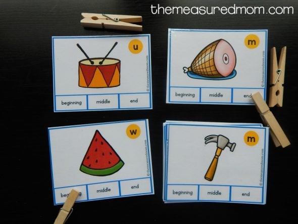 These beginning, middle, and ending sounds clip cards are great for kids in preschool and kindergarten. 