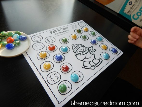 Get five free winter roll and color games for preschool and kindergarten!