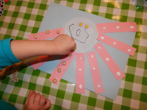 Looking for hands-on alphabet activities to do with your toddler? Here's our collection of letter O activities for 2-year-olds! 