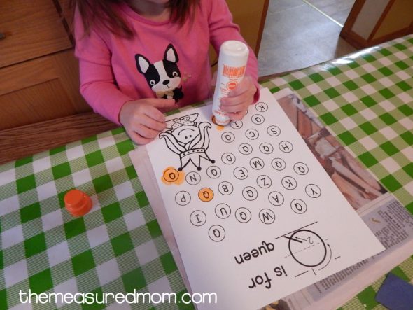 Try these simple letter Q activities for 2 year olds!