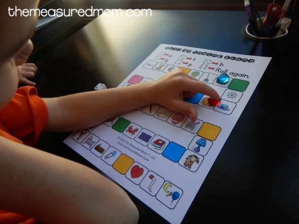 Try these free ending sound games to help kids hear ending sounds in words!