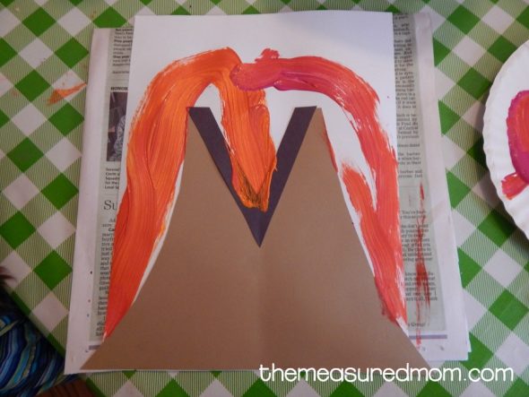 Check out this collection of simple letter V activities for 2-year-olds!