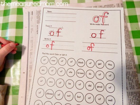 Find over 90 free sight word worksheets for both the preprimer and primer word lists!