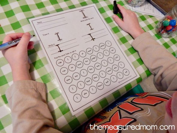 Find over 90 free sight word worksheets for both the preprimer and primer word lists!