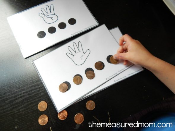 Teach preschoolers to count to ten with these free printable counting mats!