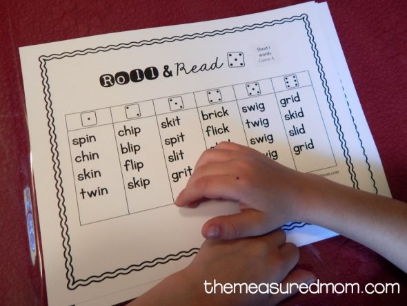 Grab these free roll and read games for short i words!