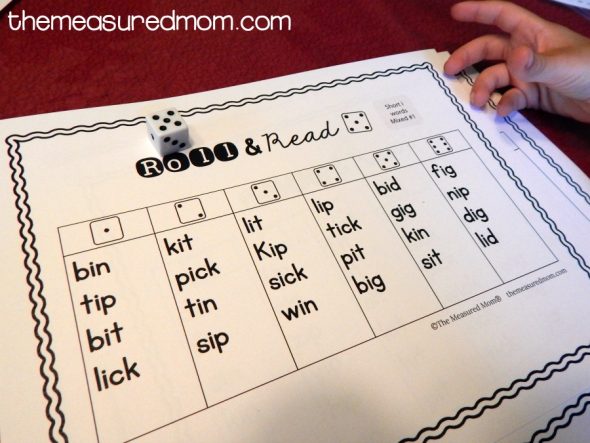 Grab these free roll and read games for short i words!