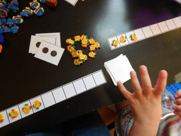 Try these simple counting activities using five and ten frames! Grab the free printables, too!