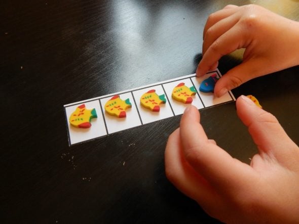 Try these simple counting activities using five and ten frames! Grab the free printables, too!