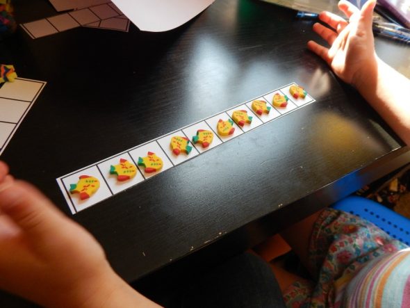 Try these simple counting activities using five and ten frames! Grab the free printables, too!