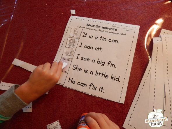 Grab this set of nine free short i worksheets!