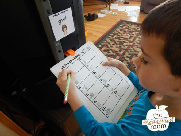Print this free write the room activity for short i words - in three levels of difficulty! 